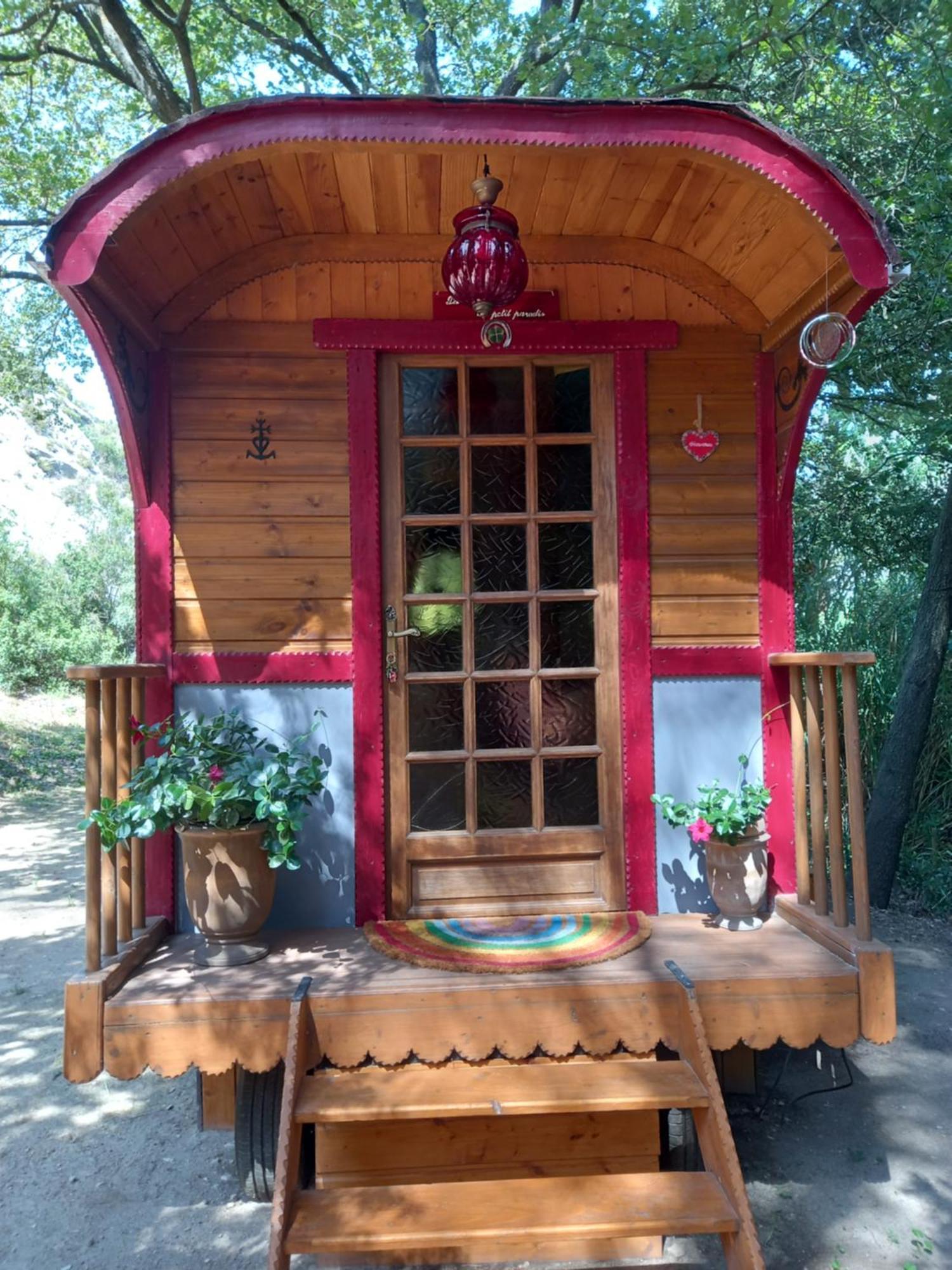 La Roulotte Du Petit Paradis Saint-Rémy-de-Provence Extérieur photo