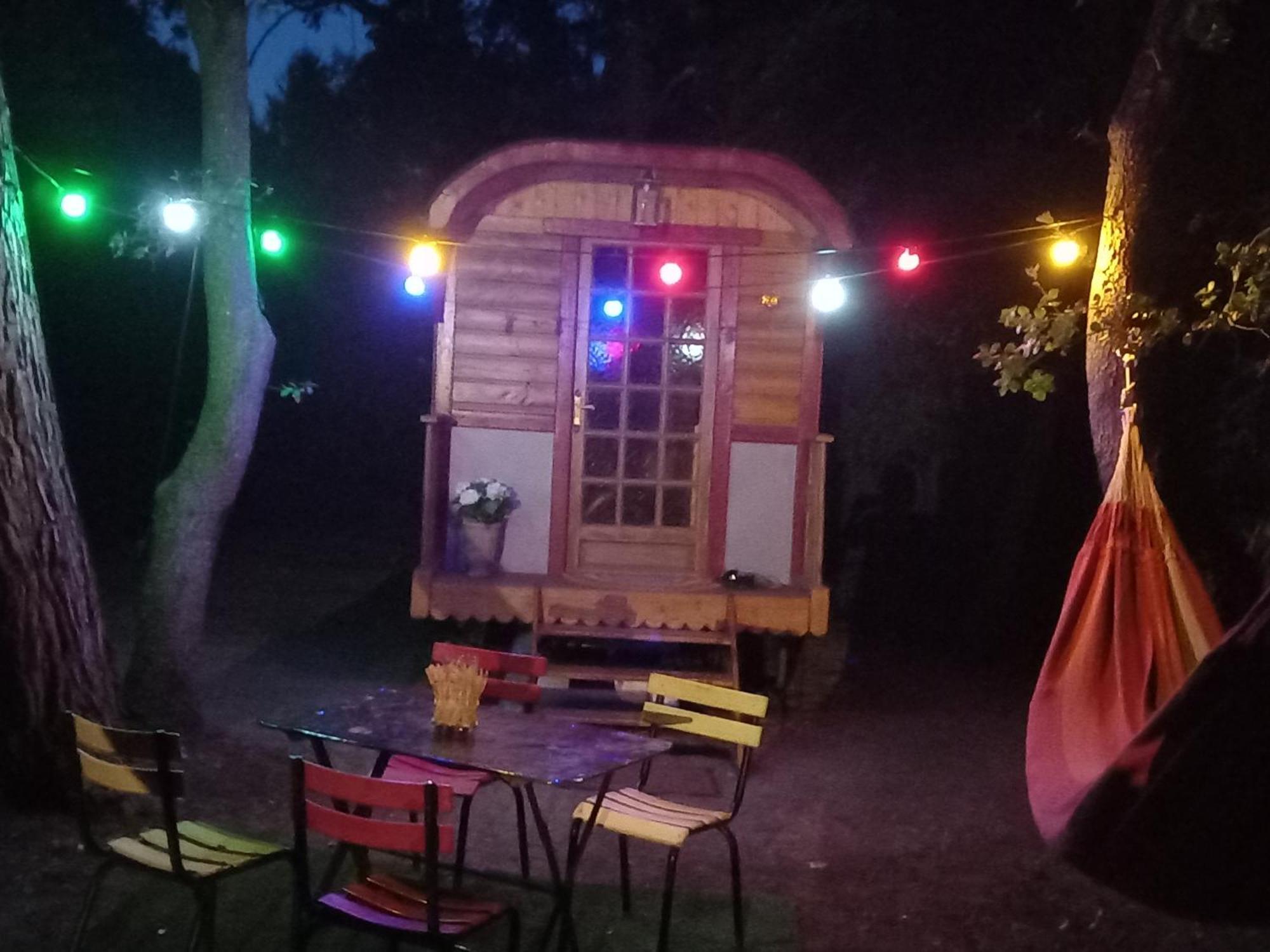 La Roulotte Du Petit Paradis Saint-Rémy-de-Provence Extérieur photo