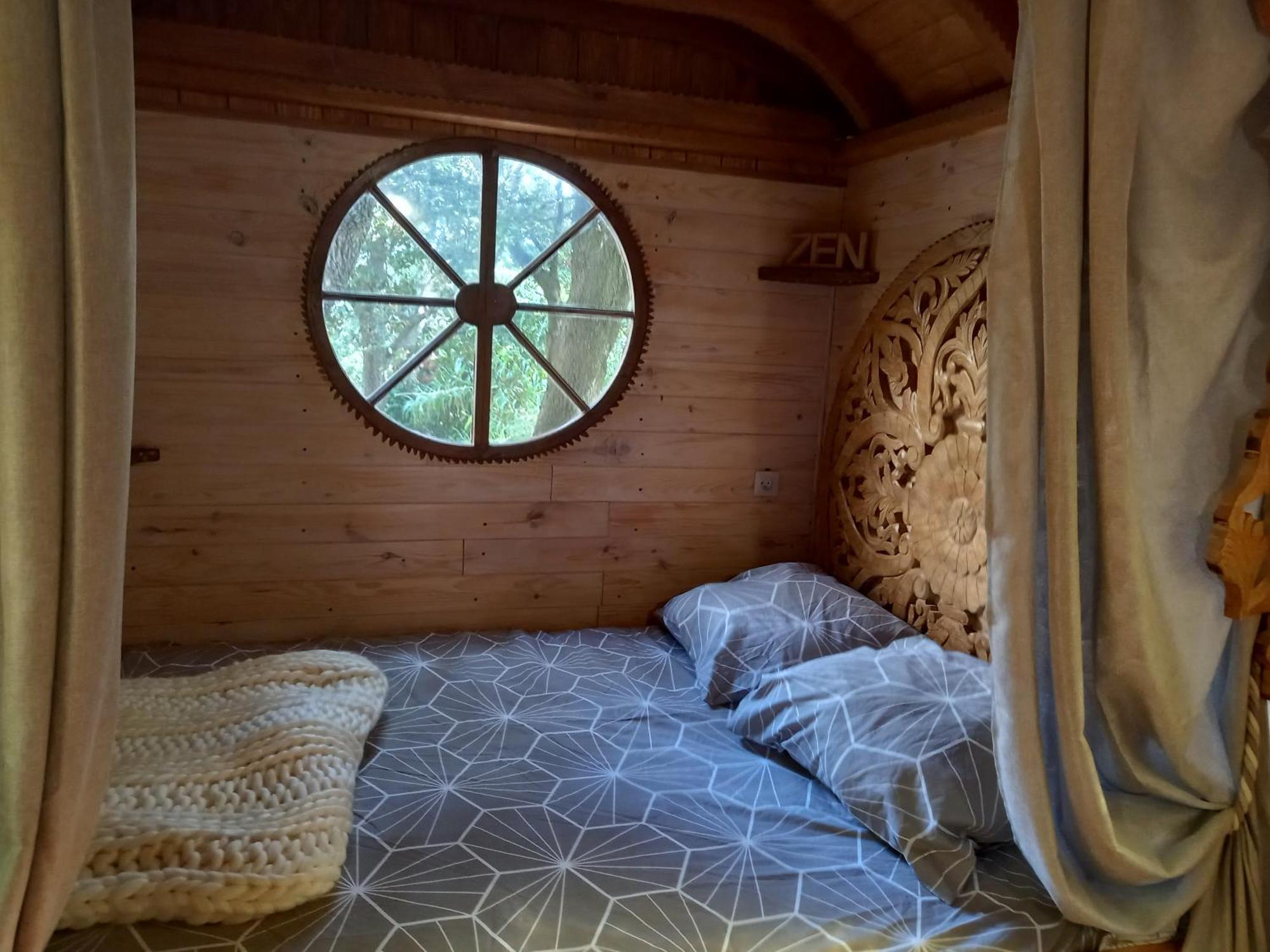 La Roulotte Du Petit Paradis Saint-Rémy-de-Provence Extérieur photo