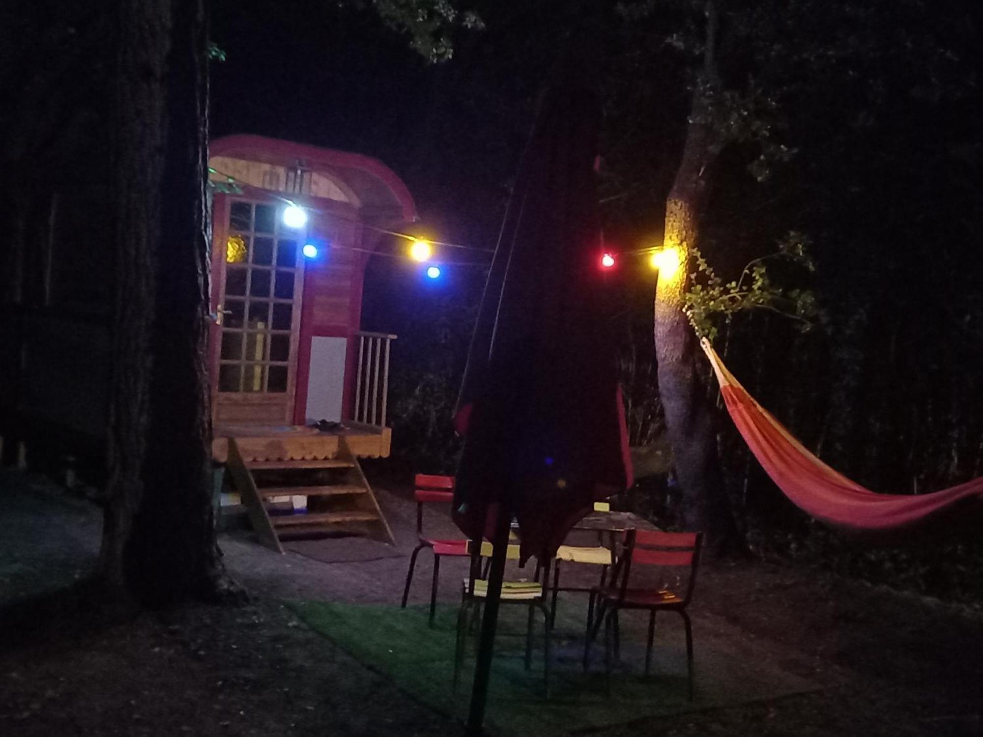 La Roulotte Du Petit Paradis Saint-Rémy-de-Provence Extérieur photo