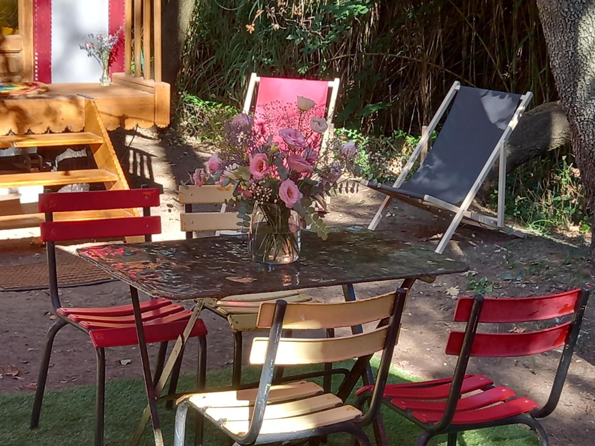 La Roulotte Du Petit Paradis Saint-Rémy-de-Provence Extérieur photo